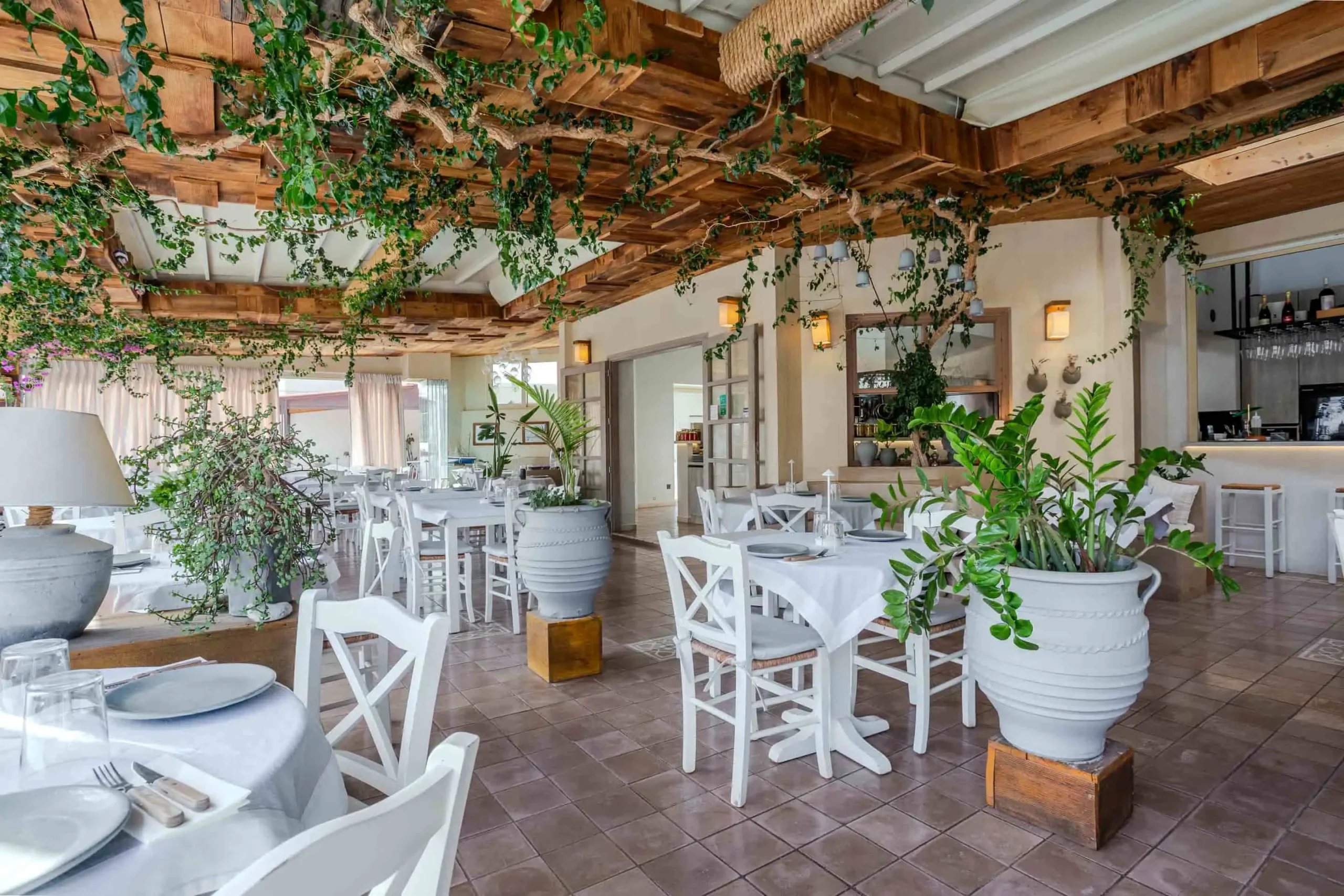 Medousa restaurant room